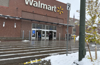 Americký reťazec Walmart do predvianočnej sezóny vstupuje v silnej pozícii